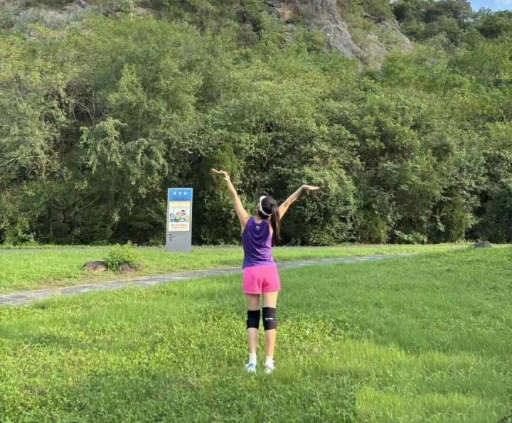 必一传承体育精神，放飞希望梦想！沃尔沃汽车“移动的体育博物馆”驶入上海赫贤学校